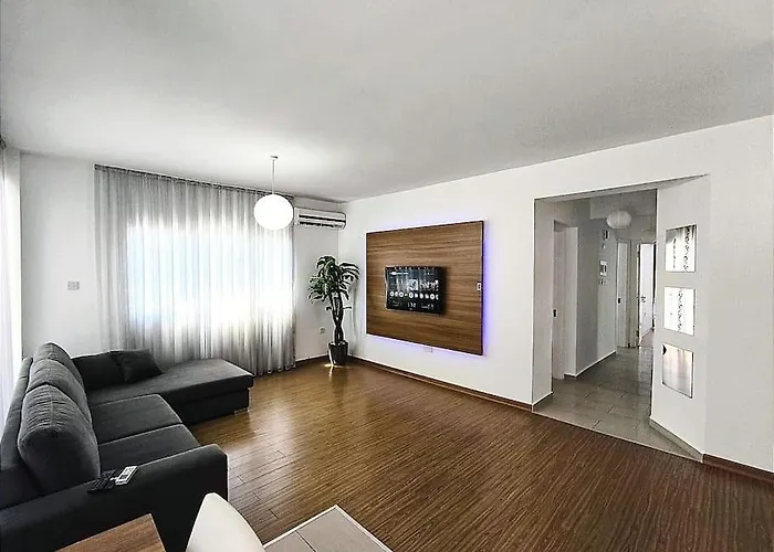 Rix In * Kyrenia (Northern Cyprus)