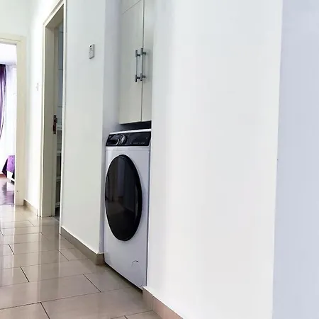 Rix In Apartment
